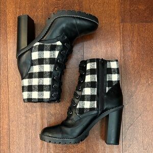 BCBGeneration Pilas Booties with a Black and White Plaid, Size 11